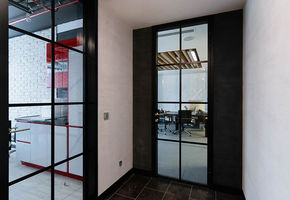 NAYADA - Quadro doors are suitable for installation in NAYADA partitions systems.