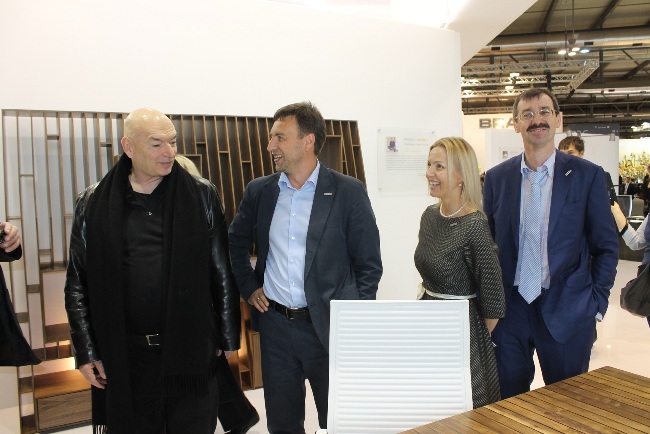 Photo Jean Nouvel, a well-known architect, visited the exhibition stand of NAYADA at I Saloni 2013