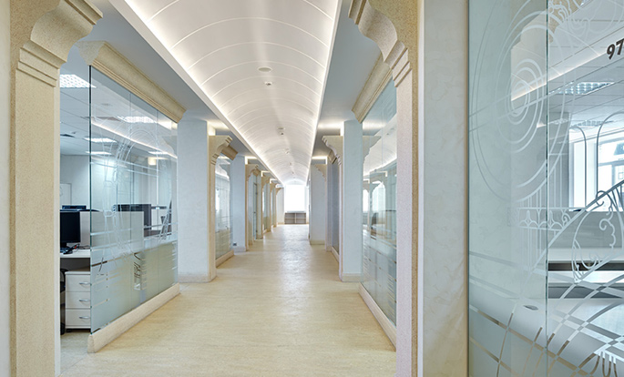 Photo Modern solutions for classical shapes: NAYADA office project for the IT-company 1C
