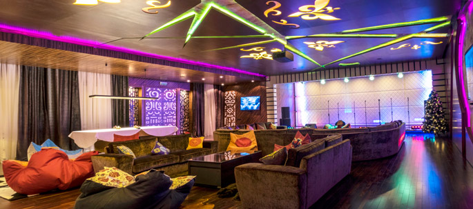 Photo Custom integrated solutions: NAYADA products in a private music club