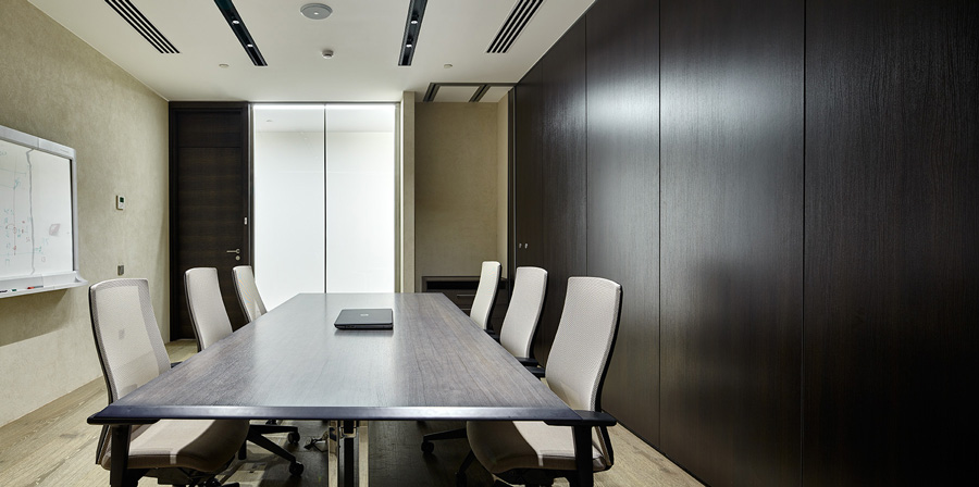 Photo Modern business classic designs in meeting rooms: NAYADA for the Daichi Office