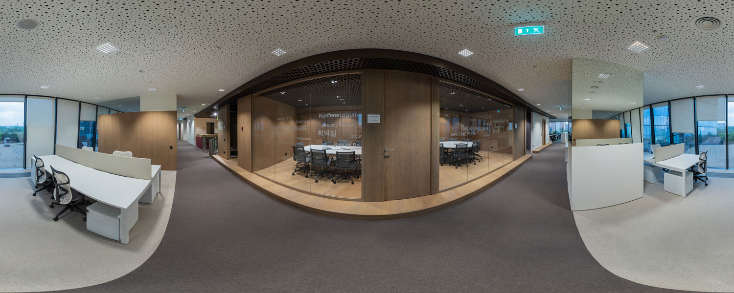 Photo A modern office with veneered finishes: NAYADA for the office of the industrial company