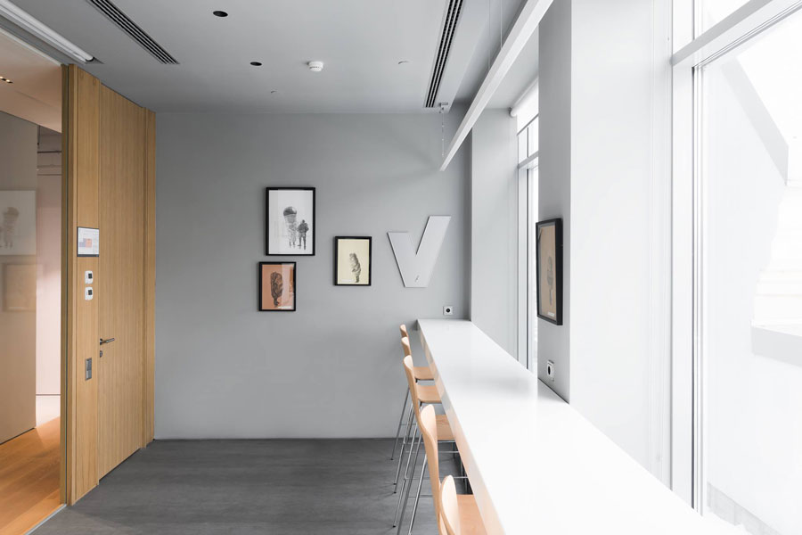 Photo Office as a modern art gallery: NAYADA for Vesper