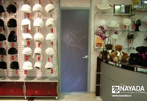 Doors in project Shop 'Hats'