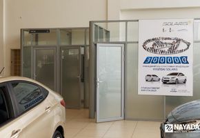 Doors in project Auto Complex REGINAS – the official dealer of «HYUNDAI»