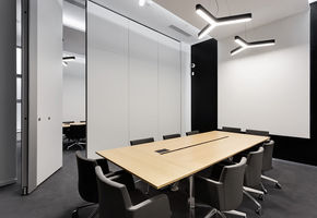 Operable partitions in project The office for a state corporation
