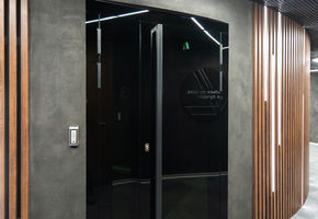Fire-resistant glazed doors in project Megadrive