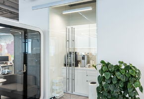 All-glass doors in project Установка перегородок, дверей, панелей и мебели в Pesco Switzerland AG