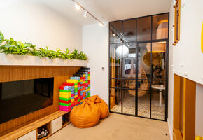 Doors SLIM in project Проект Nayada по установке стеклянных офисных дверей в кафе